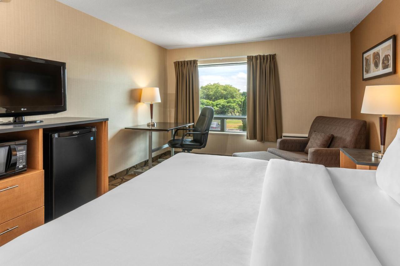 Comfort Inn Airport East Квебек Екстериор снимка
