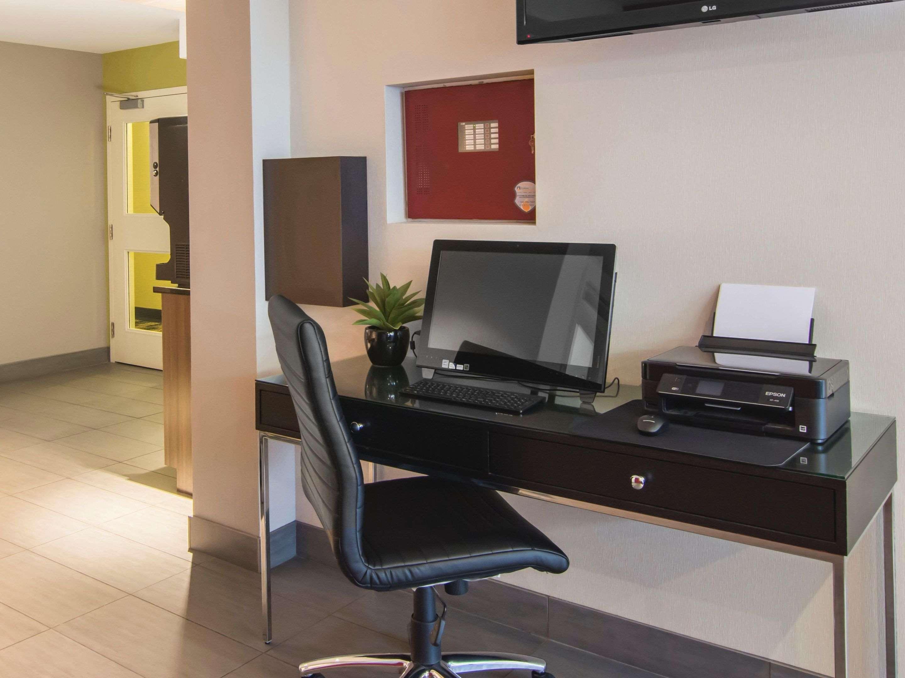 Comfort Inn Airport East Квебек Екстериор снимка