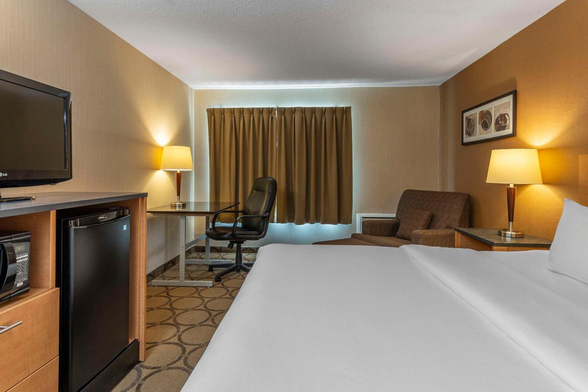 Comfort Inn Airport East Квебек Екстериор снимка