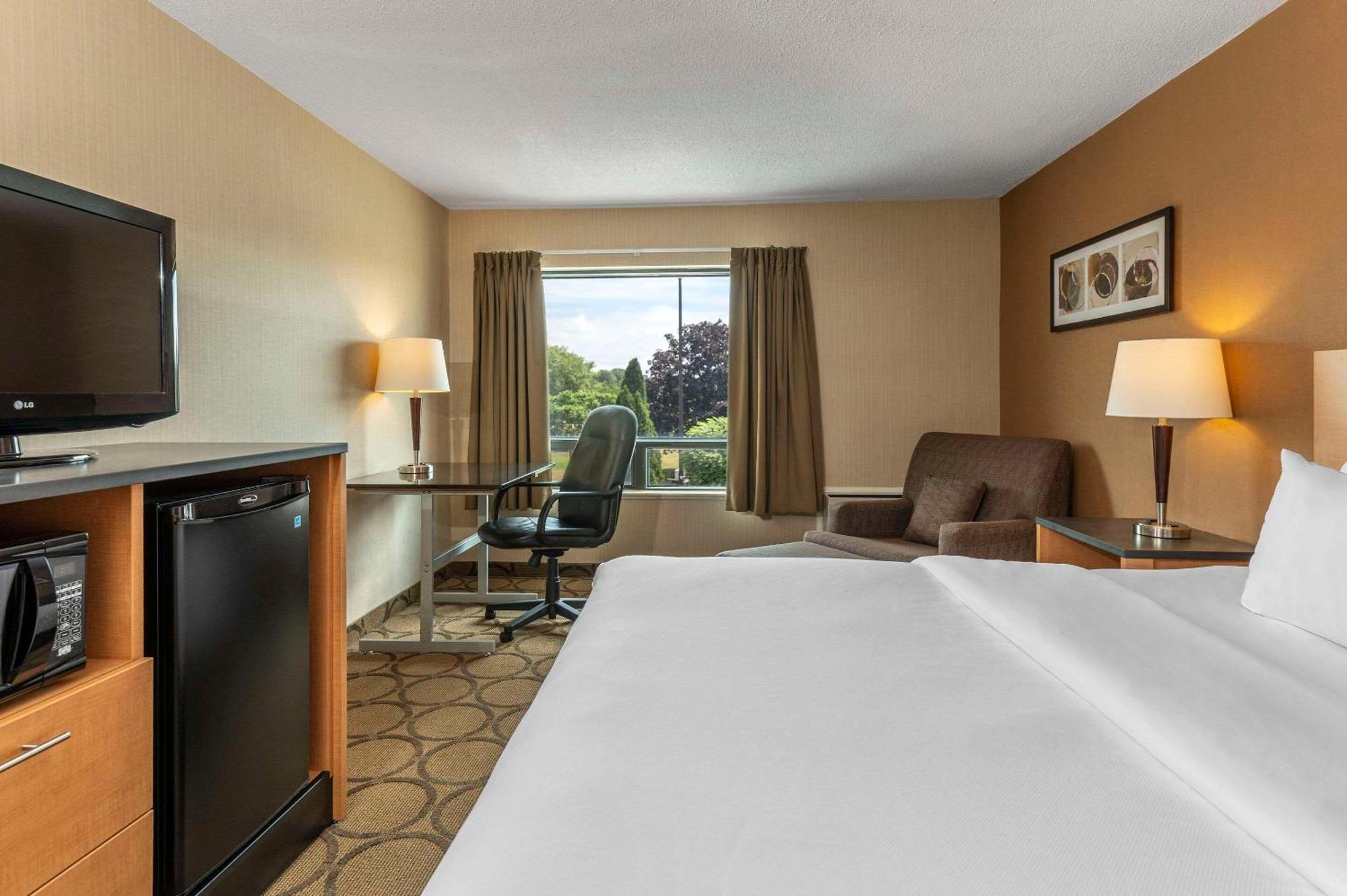 Comfort Inn Airport East Квебек Екстериор снимка