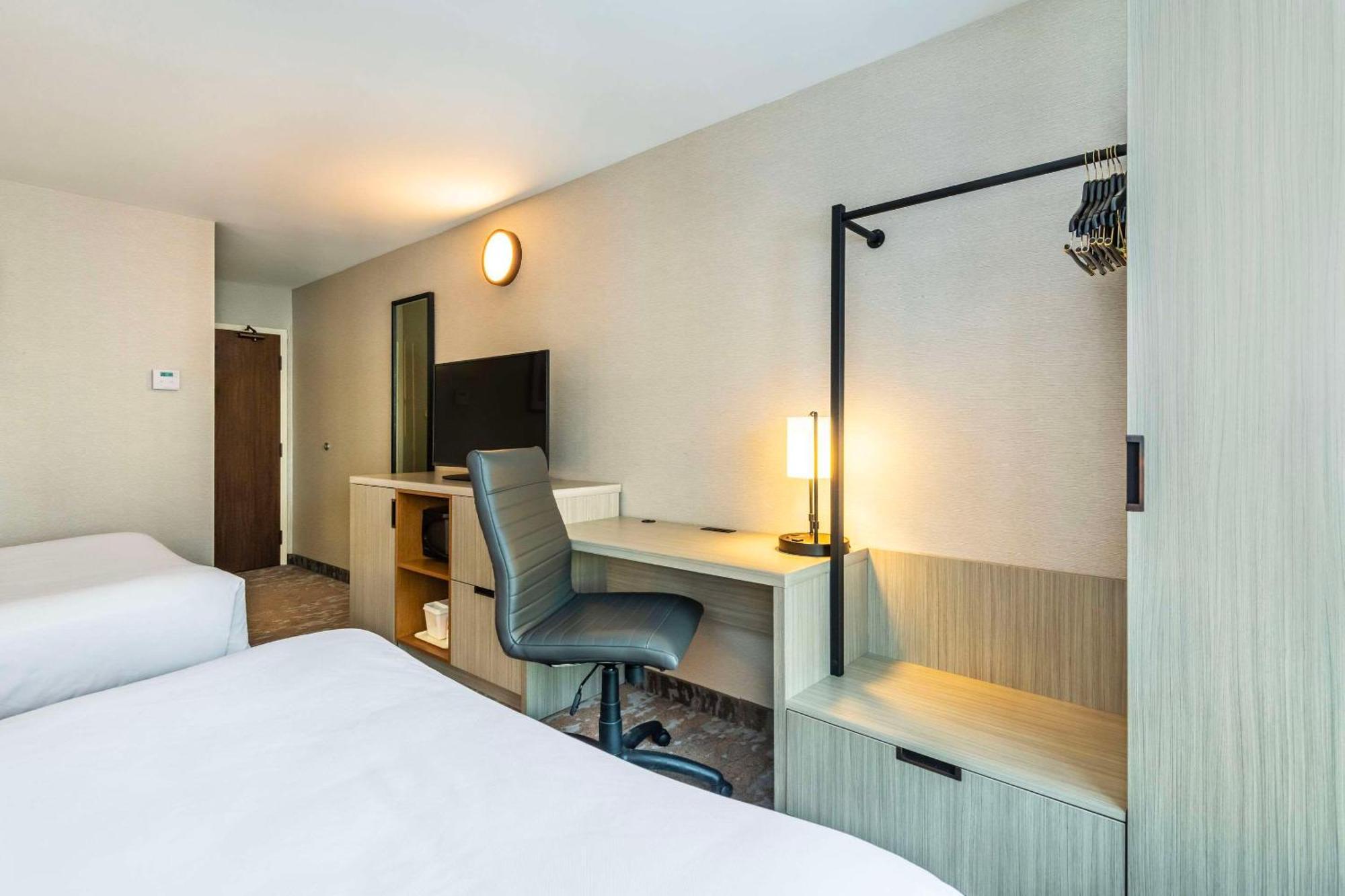 Comfort Inn Airport East Квебек Екстериор снимка