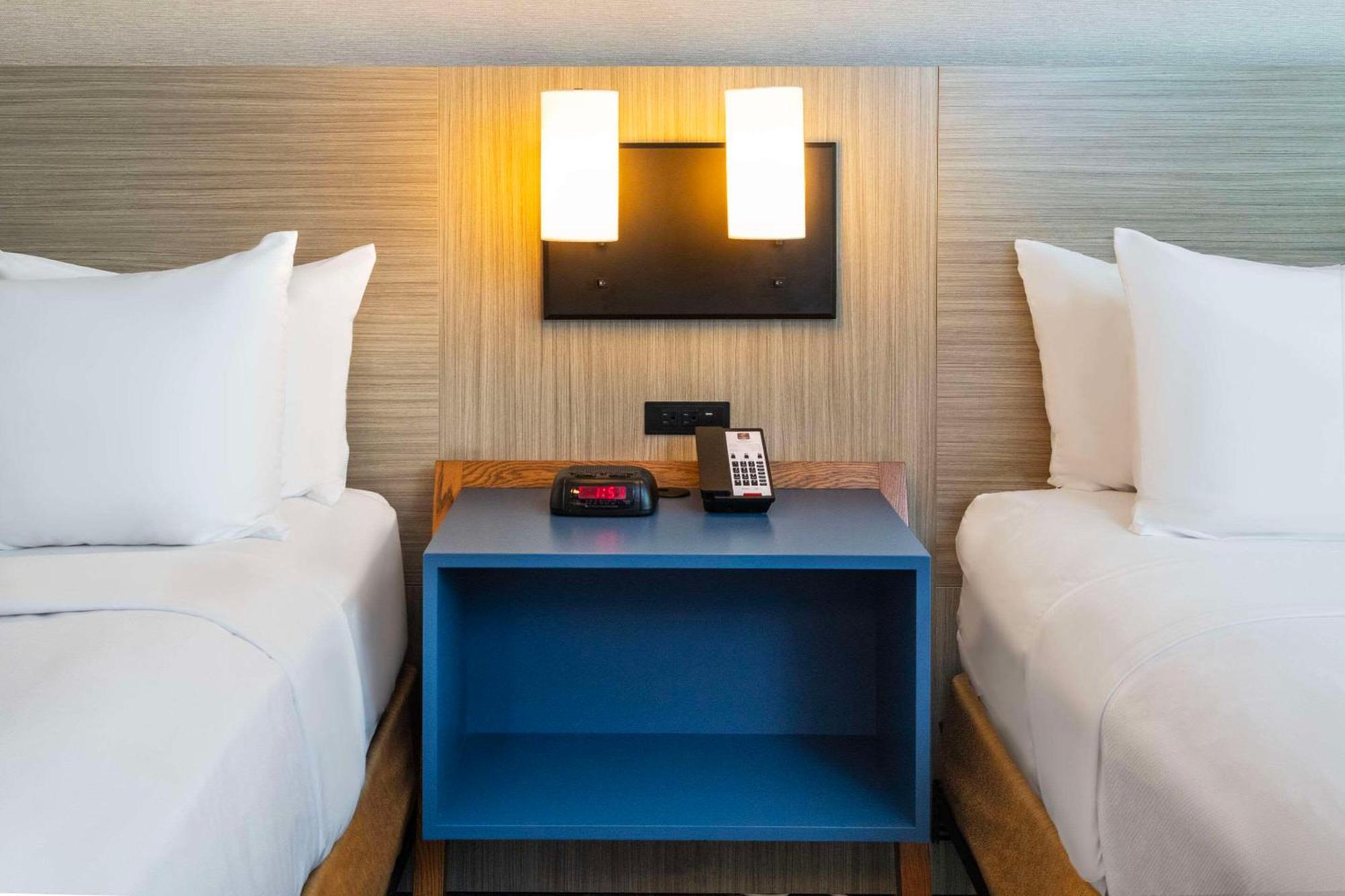 Comfort Inn Airport East Квебек Екстериор снимка